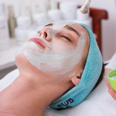 Fruchtsäure-Peeling bei Akne und Narben – Heilpraxis Aichach