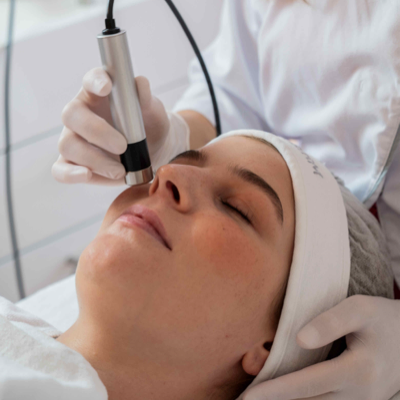 Ultraschall Hautbehandlung – Hautentgiftung & pH-Regulierung – Heilpraxis Aichach